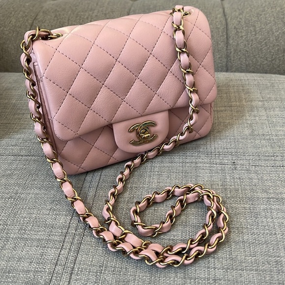 Chanel 22a Light Pink with Light Gold Hardware Square Mini Lambskin - Picture 10 of 17